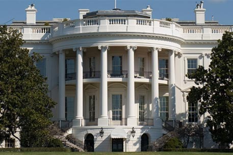 На прием в Белом доме без приглашения прошла пара американцев