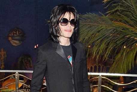 Майкл Джексон заказал создание собственного клона