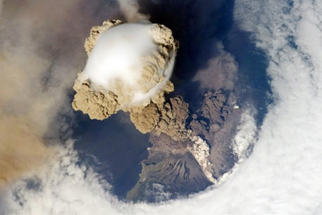 В Исландии объявили режим ЧП из-за извержения вулкана
