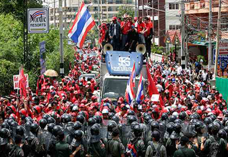 Бангкок оккупировали "краснорубашечники"