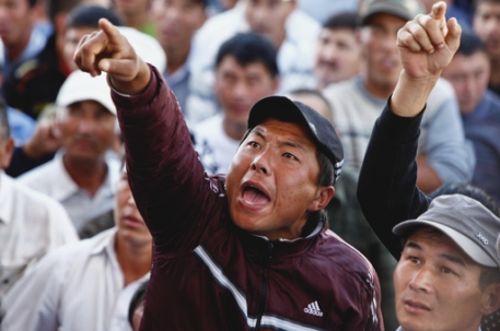 В Бишкеке в результате беспорядков пострадали 27 человек