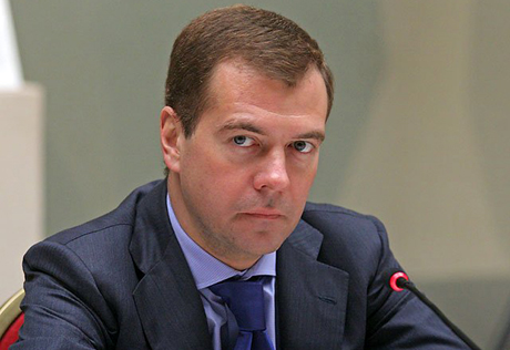 Медведев посоветовал СВР извлечь уроки из провала разведчиков в США