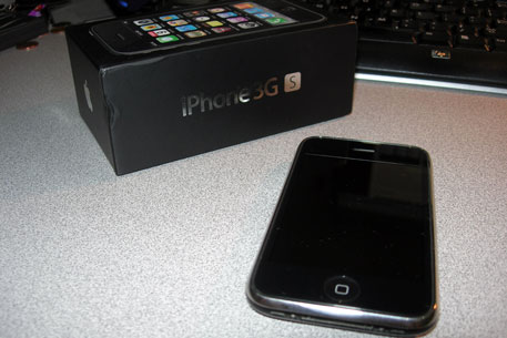 Apple впервые выпустит iPhone 3GS с памятью в восемь гигабайт 