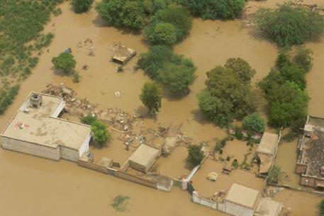 Число жертв наводнения в Пакистане выросло до 1,4 тысячи человек