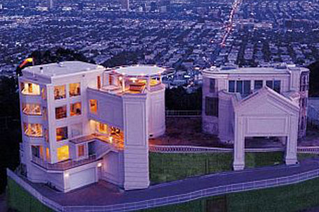 В Лос-Анджелесе выставили на продажу самый безопасный особняк в мире