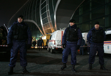 По делу о теракте в "Домодедово" ищут нескольких подозреваемых