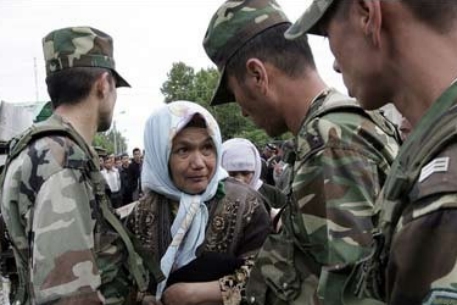 Узбекские пограничники заблокировали казахстанский поселок