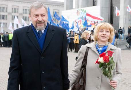 Жена экс-кандидата в президенты Беларуси приговорена к двум годам