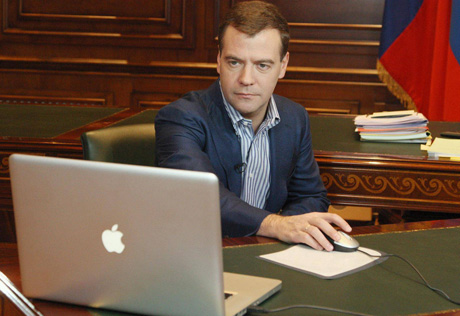 Медведев свяжется с россиянами в режиме онлайн