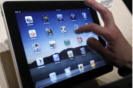Apple продала три миллиона планшетных компьютеров iPad