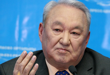 Партия "Адилет" возлагает большие надежды на референдум по продлению полномочий Назарбаева
