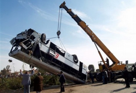 При крушении туристического автобуса в Египте погибли трое россиян