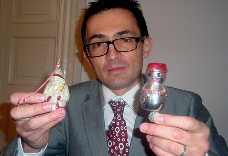 Генконсул Франции в Алматы собрал коллекцию советских елочных игрушек