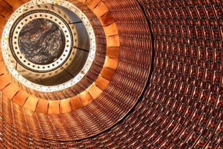 Пучки протонов в коллайдере столкнулись на рекордной энергии