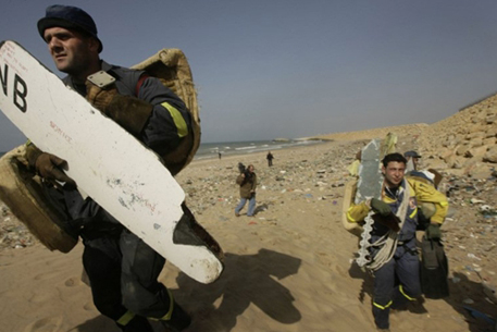 Аквалангисты обнаружили тела пассажиров эфиопского лайнера