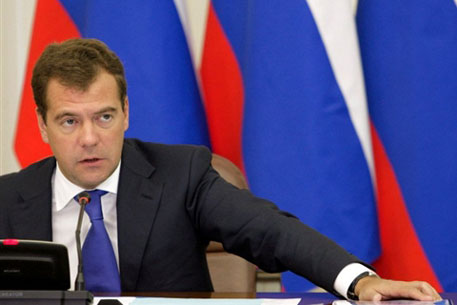 Медведев передал Рособоронпоставку в введение министерства обороны
