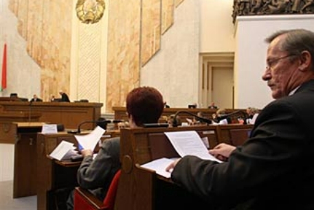 Парламент Белоруссии рассмотрит Таможенный кодекс осенью
