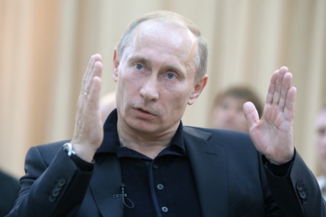 Путин предложил оснащать с 2012 года новые машины системами ГЛОНАСС