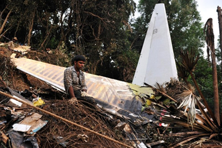 Boeing отправил специалистов на место крушения самолета в Индии