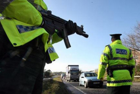 При беспорядках в Северной Ирландии пострадали 80 полицейских