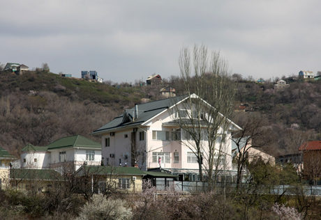 В декабре стоимость частных домов в Алматы составила 1737 долларов за квадрат