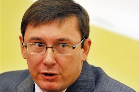 Луценко повторно отстранили от руководства МВД Украины
