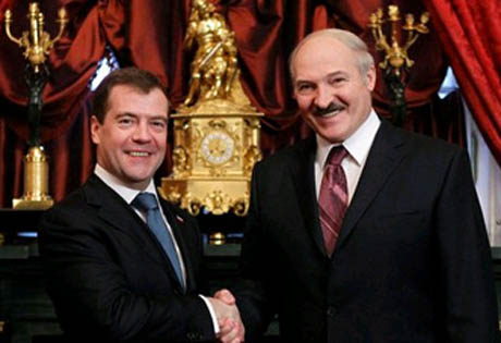 Медведев поздравил Лукашенко с победой на выборах