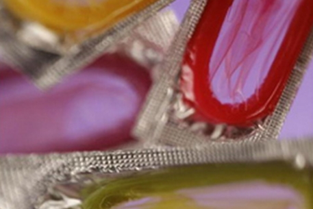 Британским подросткам раздадут бесплатные презервативы