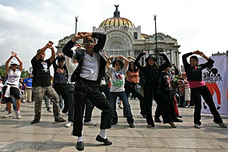 Танец мексиканских фанатов Джексона вошел в Книгу рекордов
