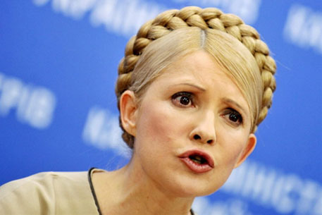 Тимошенко предупредила о сдаче территории Украины