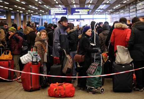 Более 120 казахстанцев из-за непогоды не могут вылететь из Лондона