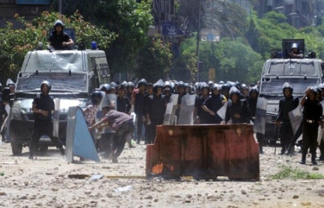 700 египетских полицейских уволят за смерть манифестантов