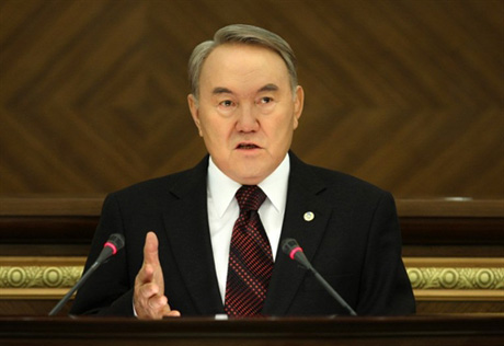 Назарбаев предложил отмечать 1 мая массовыми шествиями