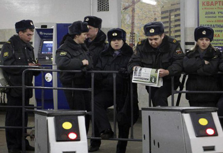 Милиционеры из "Домодедово" пожаловались на трудную жизнь