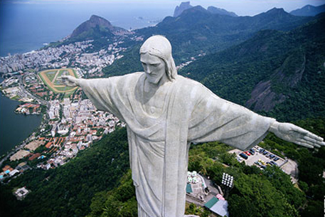 Началась реконструкция статуи Христа-Искупителя в Рио-де-Жанейро