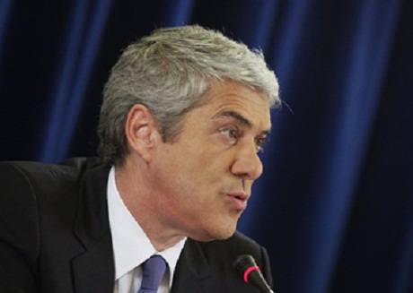 Премьер-министр Португалии покинул свой пост