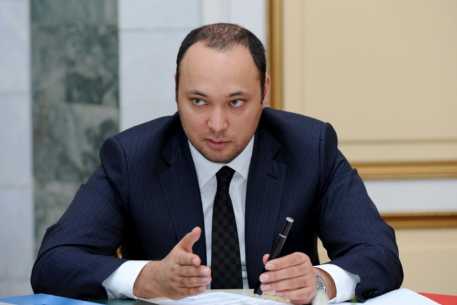 Сыновей и брата президента Киргизии объявили в розыск