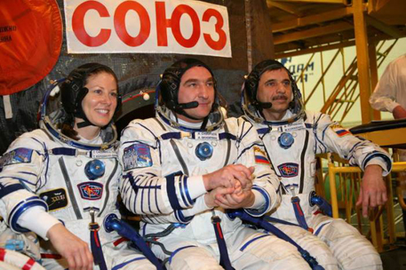 Экипаж "Союз ТМА-18" успешно приземлился в Казахстане