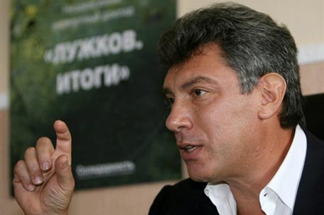 Немцов сравнил мэра Лужкова с антихристом