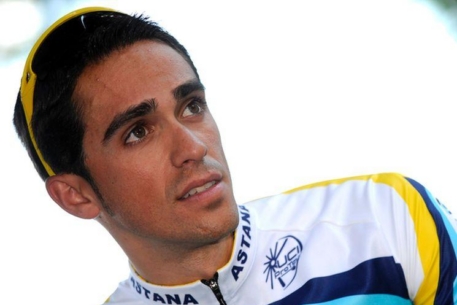 Контадор не увидел в Армстронге конкурента на "Тур де Франс"