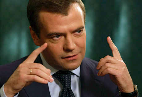 Медведеву не понравилось высказывание Путина о "крестовых походах"