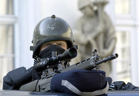 Полицейские ОБСЕ приедут в Кыргызстан в январе 2011 года