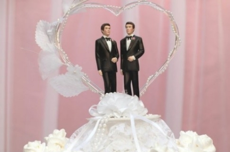 Калифорнийский суд запретил гомосексуальные браки