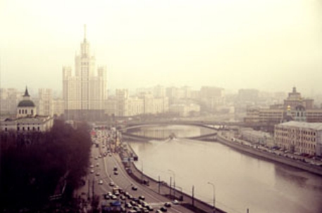 Власти Москвы призвали водителей воздержаться от поездок
