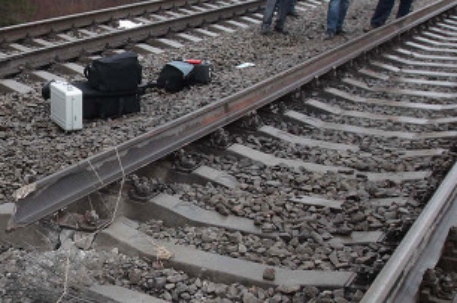 В Дагестане на пути грузового поезда взорвалась бомба