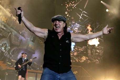 Солист AC/DC Брайан Джонсон назвал дату ухода из группы