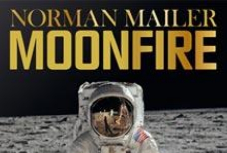 Книги с кусочками Луны продадут за сотни тысяч долларов