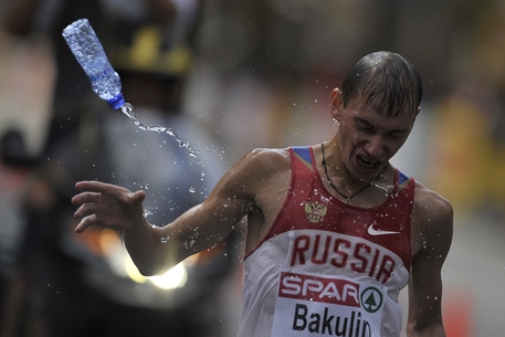 Россиянин выиграл бронзу ЧЕ в ходьбе на 50 километров