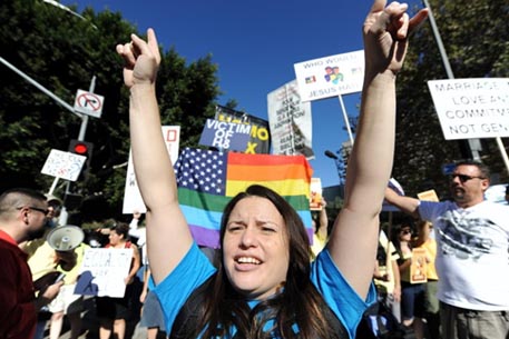 В Калифорнии сняли запрет на заключение однополых браков