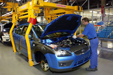 Российский завод Ford приостанавливает производство 